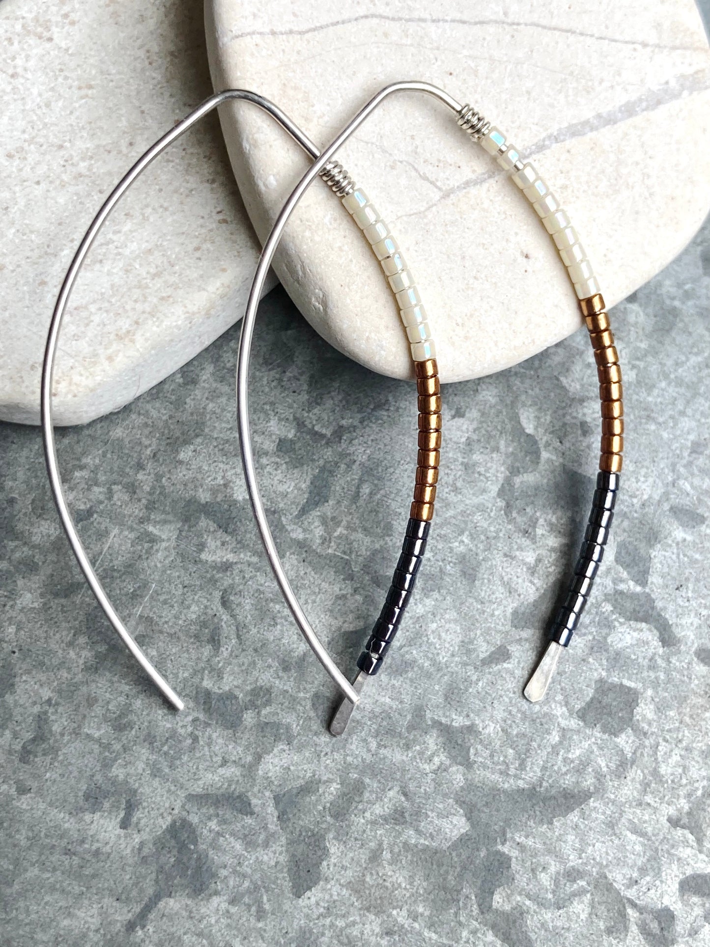 14b-Wishbone w/ Color blocked delicas-SS